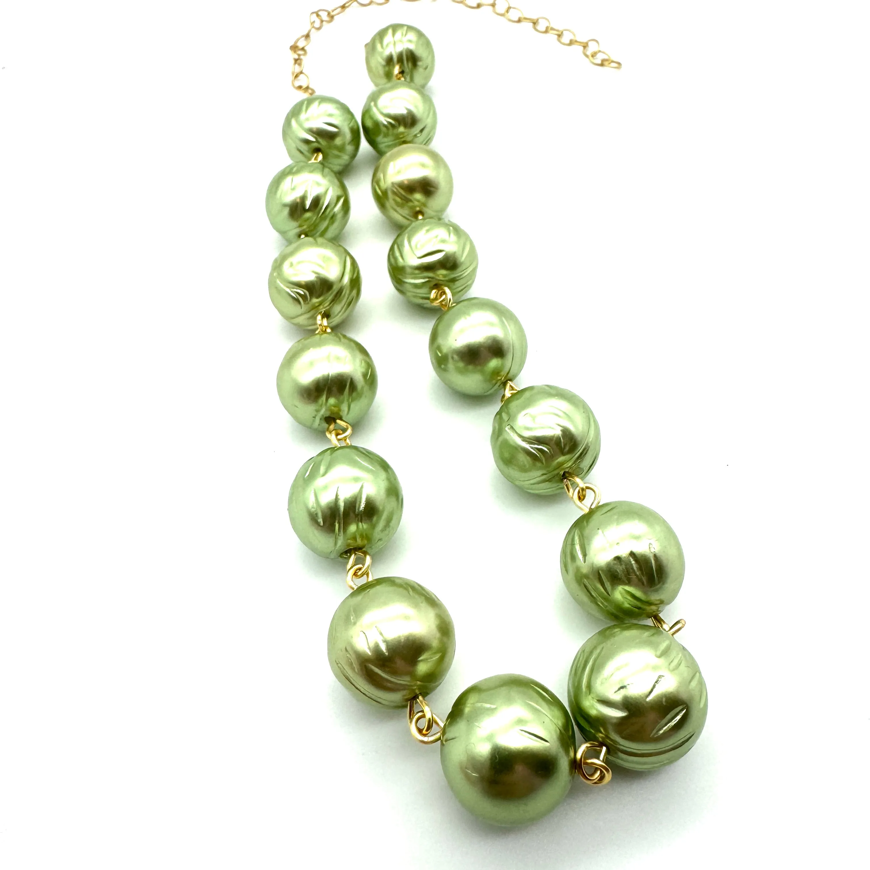 Green Wrinkled Pearls Amelia Necklace