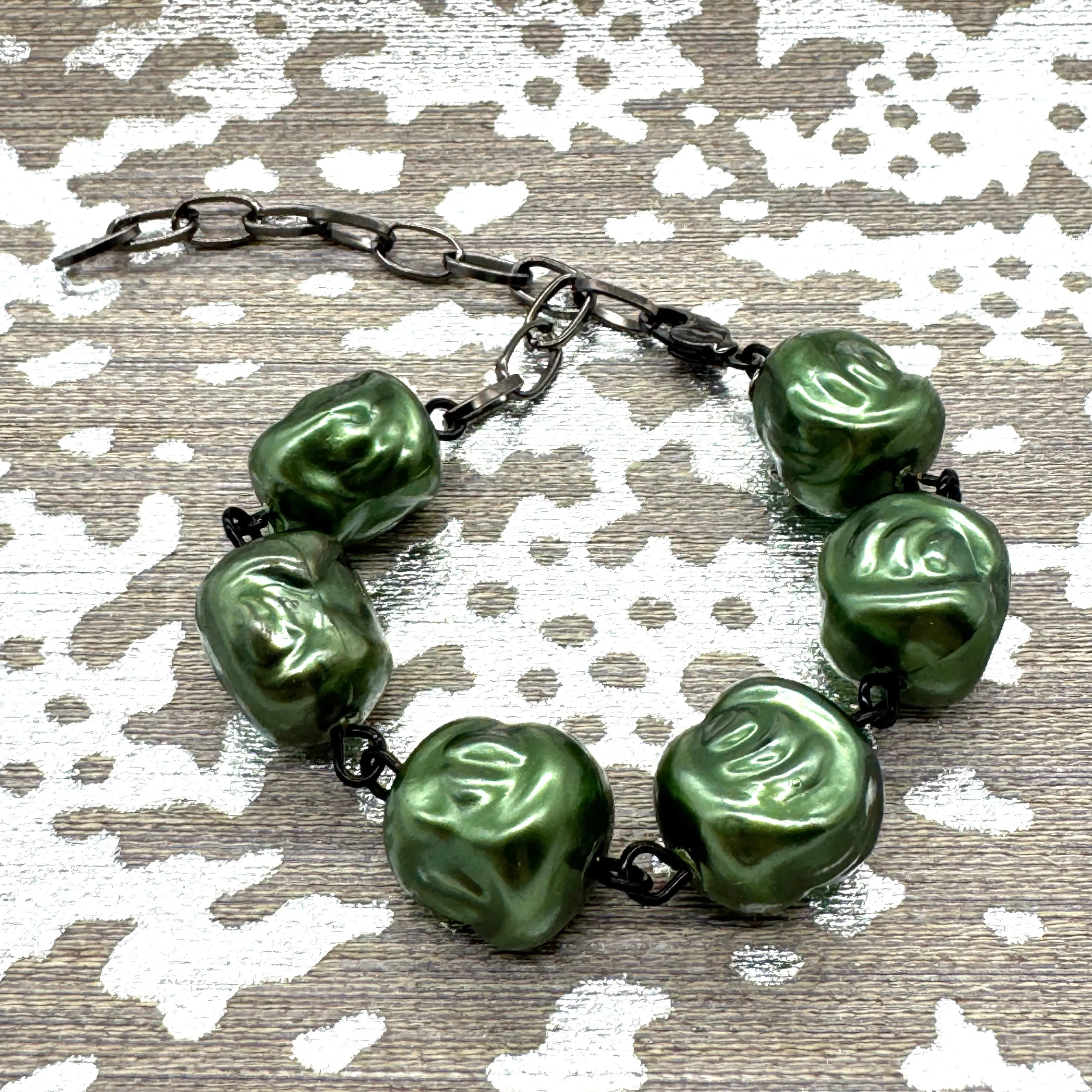 Hollow Evergreen Nugget Betsy Bracelet