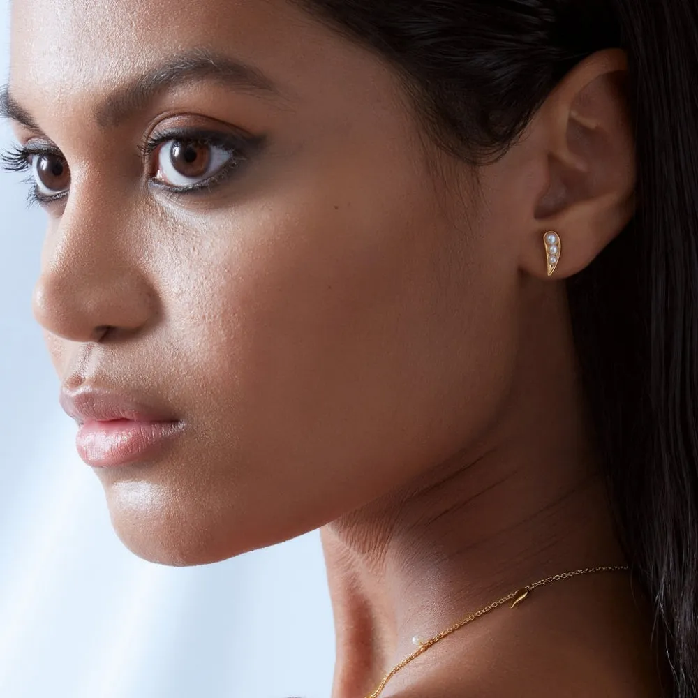 Kindred Pearl Stud Earrings - Gold - PLE02GP