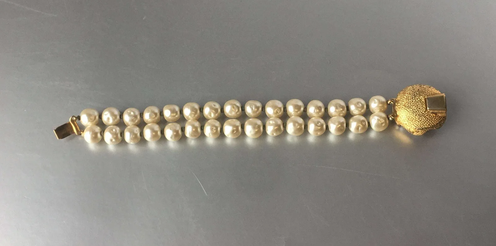 Vintage Elegance: Antique Baroque Pearls Bracelet with Ornate Clasp