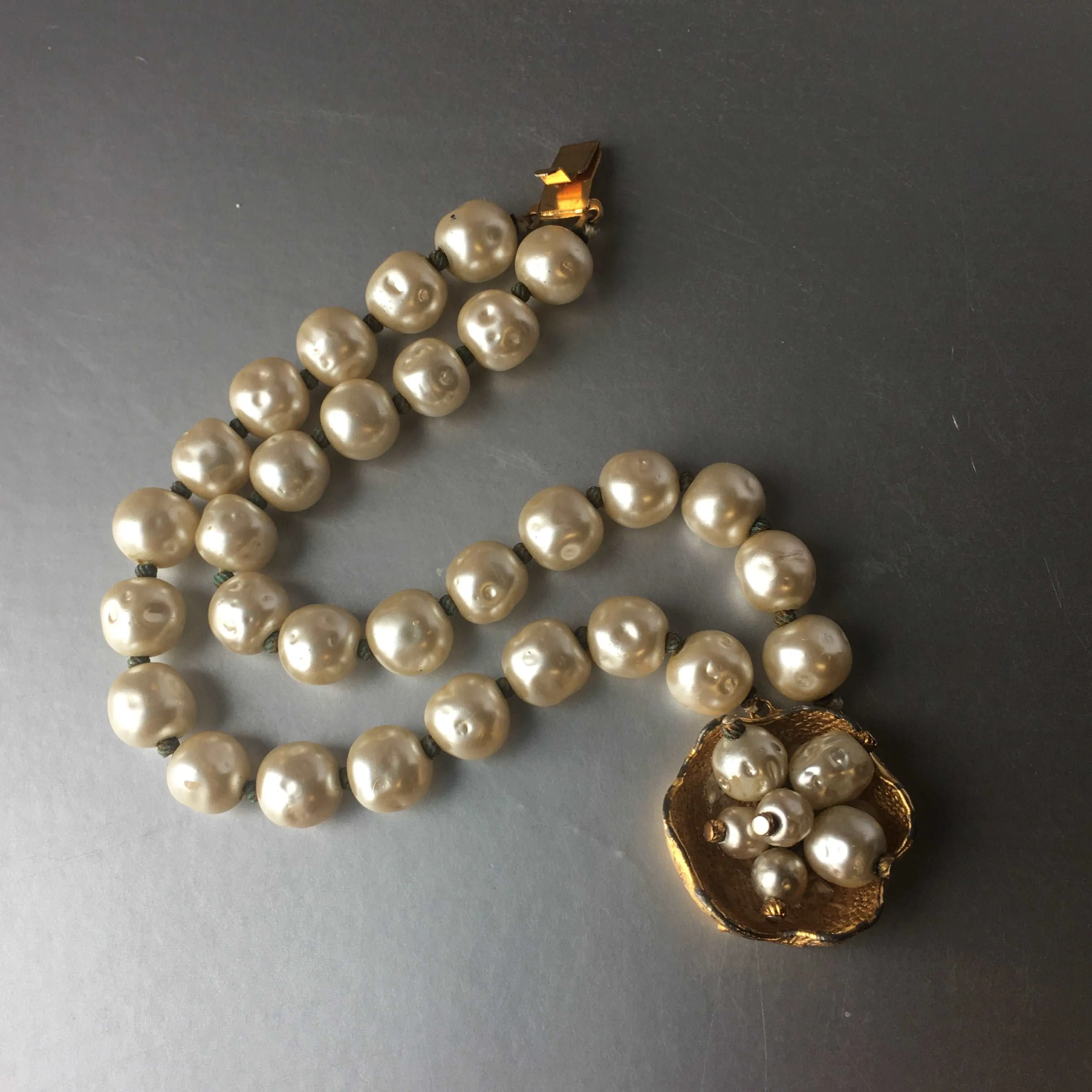 Vintage Elegance: Antique Baroque Pearls Bracelet with Ornate Clasp