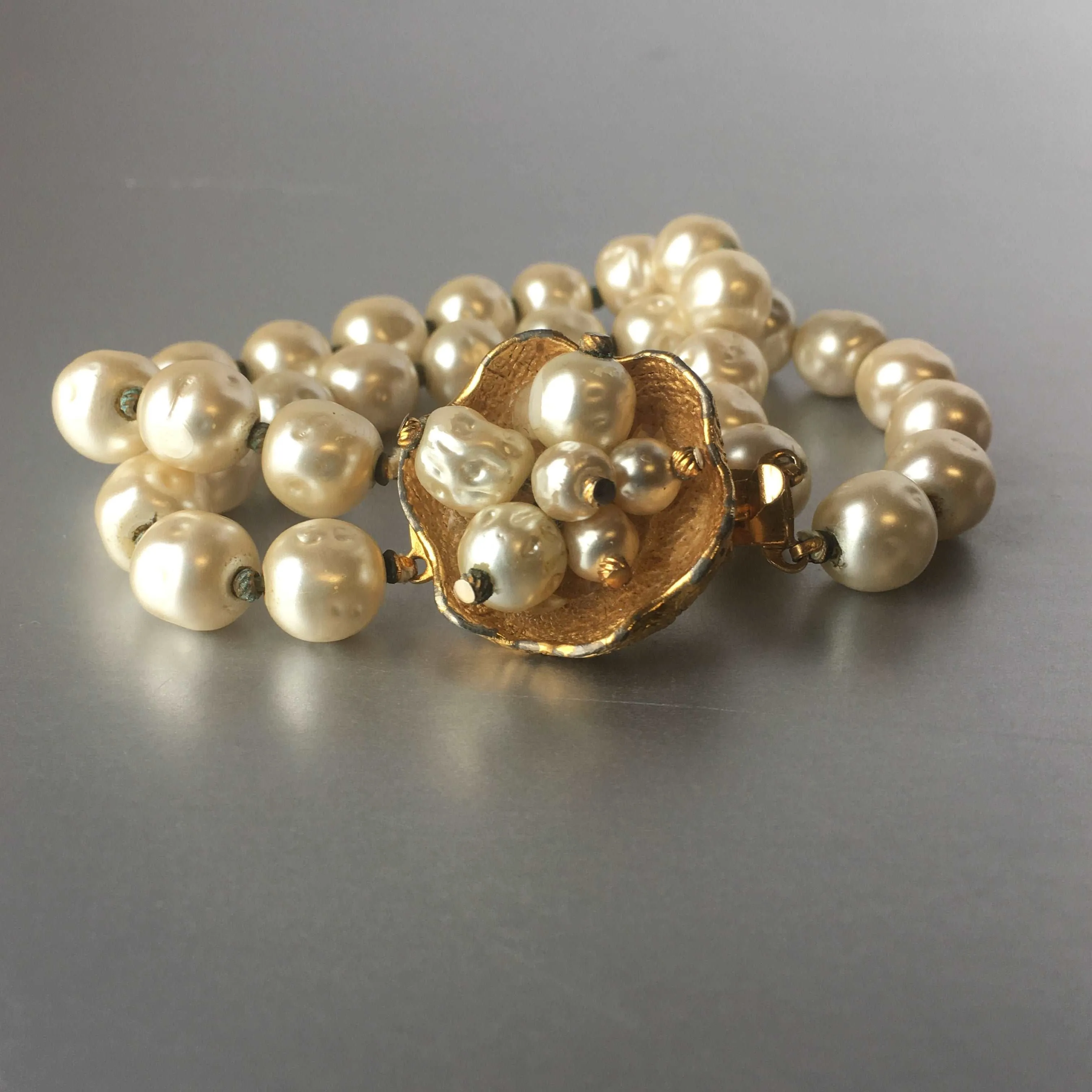 Vintage Elegance: Antique Baroque Pearls Bracelet with Ornate Clasp