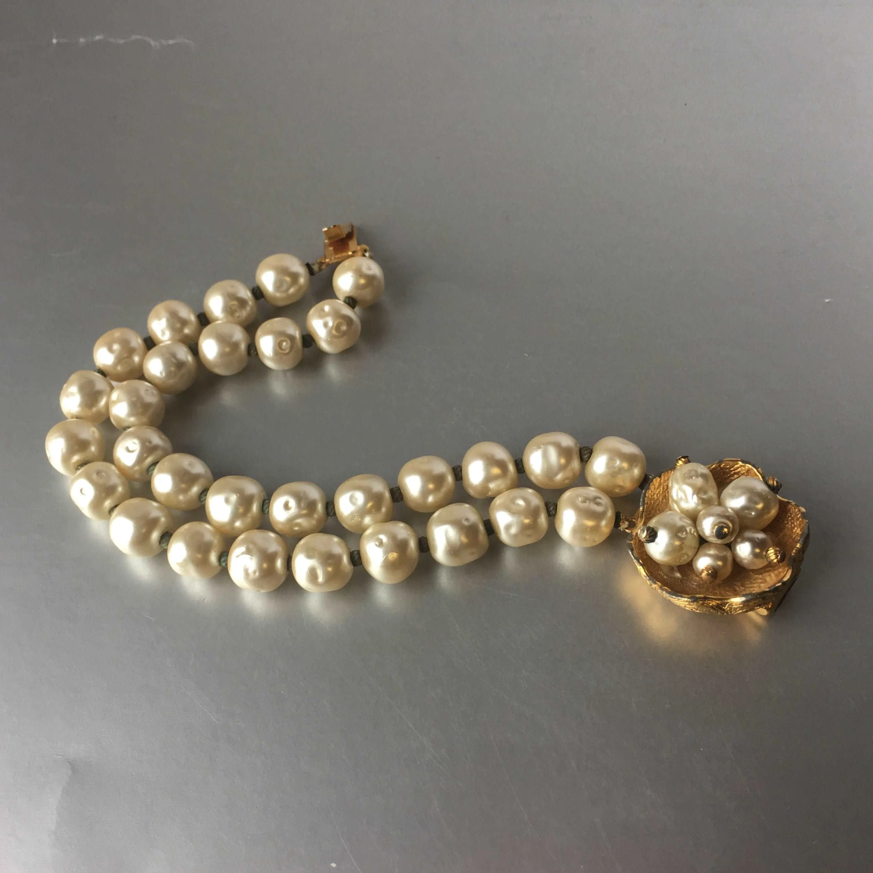 Vintage Elegance: Antique Baroque Pearls Bracelet with Ornate Clasp
