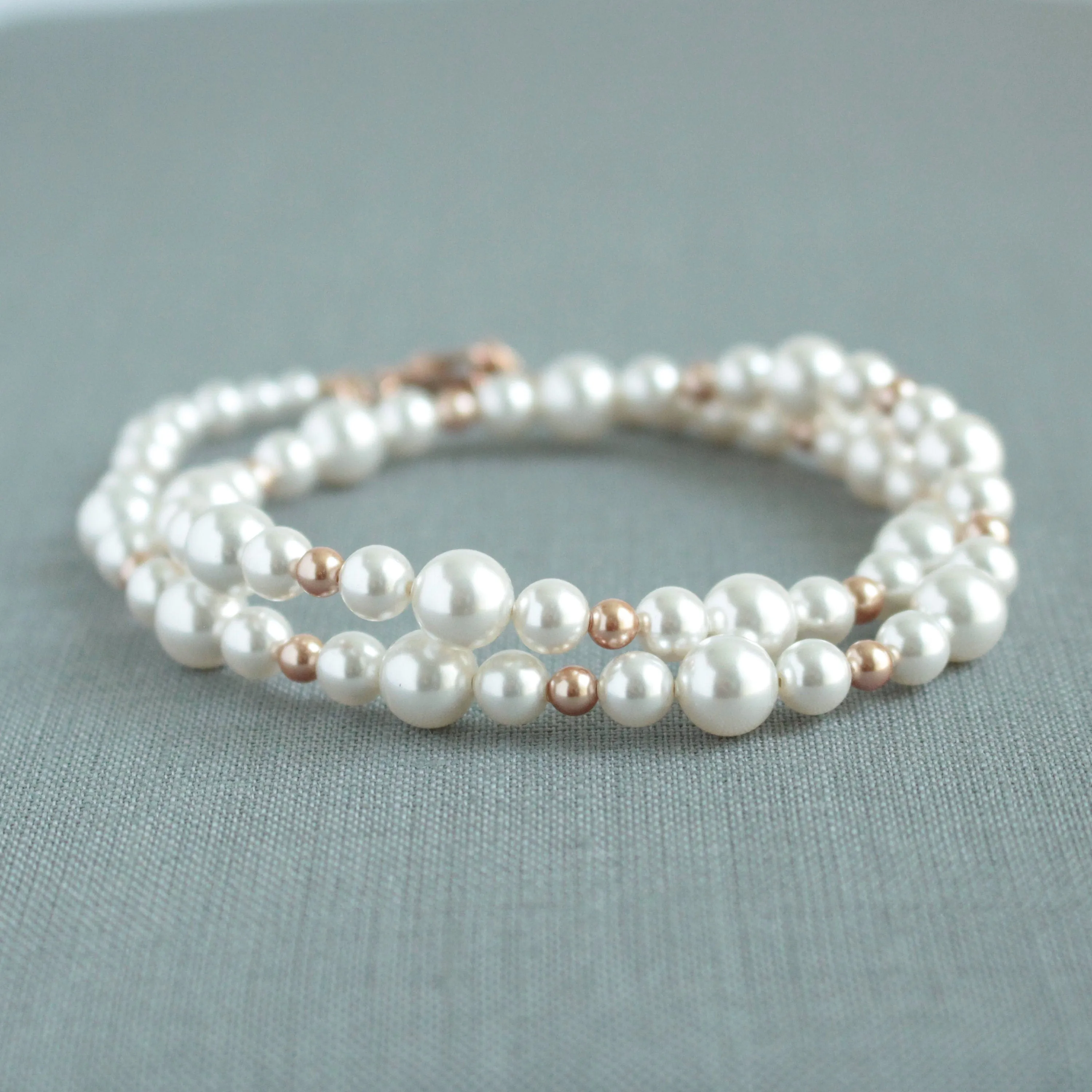 White & Rose Gold Pearl Necklace